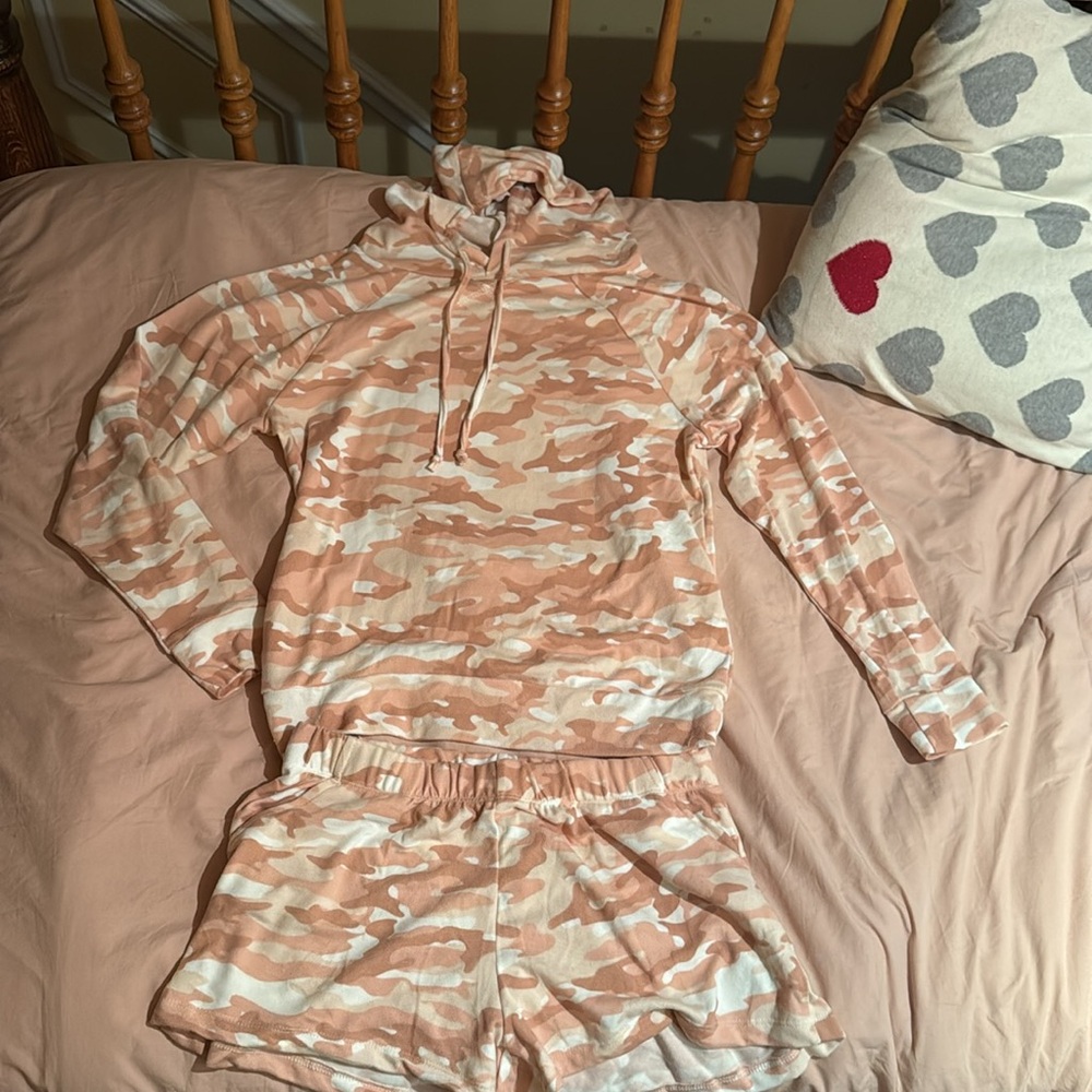 Pajama Set Super comfortable!! - Picture 2 of 7